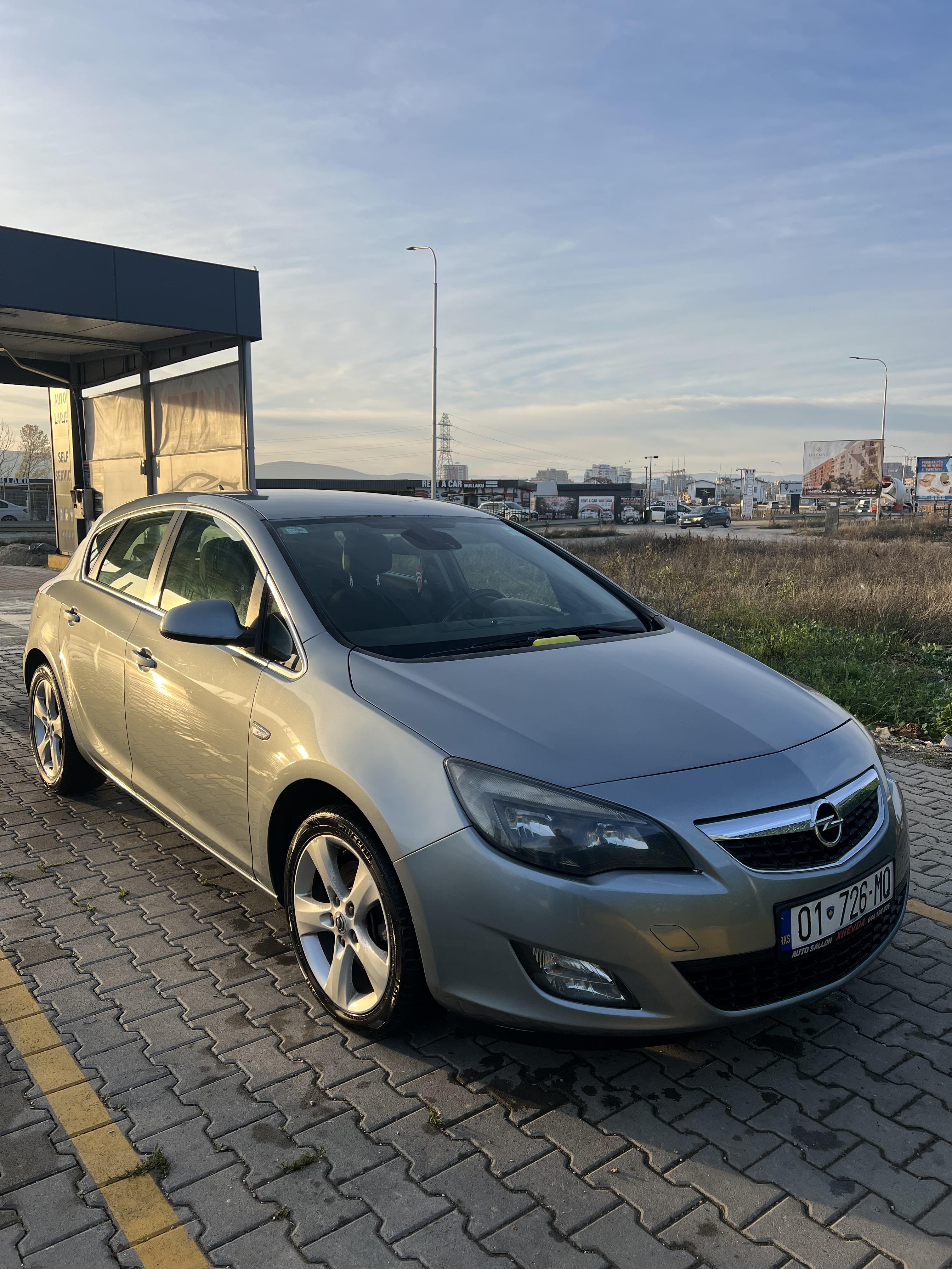 Shes Opel Astra Automatik 2.0