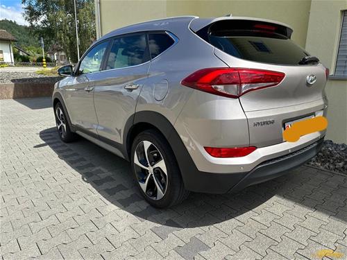 Shes Veturen ( Gjip) Hyundai Tucson ne gjendje perfekte.