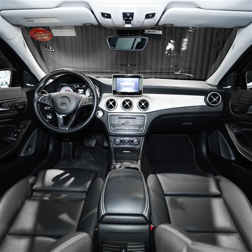 MERCEDES BENZ GLA 200