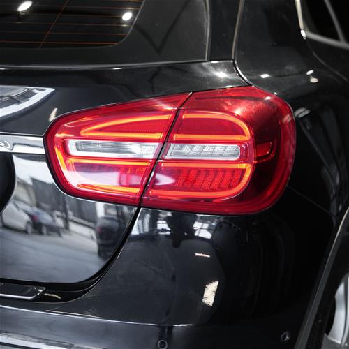 MERCEDES BENZ GLA 200
