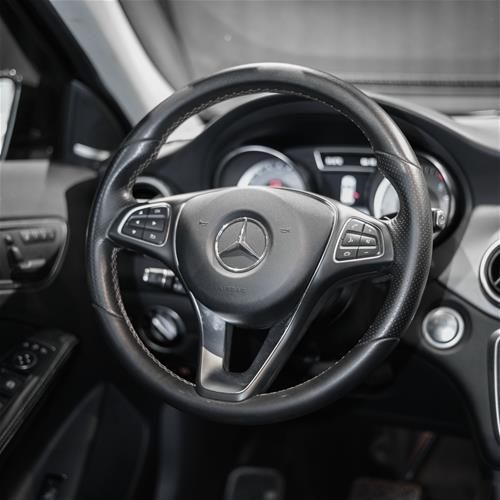 MERCEDES BENZ GLA 200