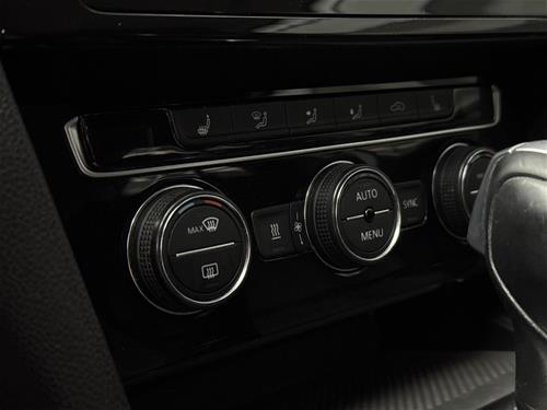 VW PASSAT B8 2.0TDI DSG - HIGHLINE BLUEMOTION