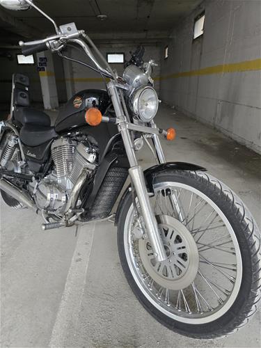 Shes Suzuki Intruder VS750