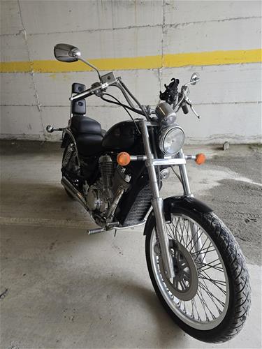 Shes Suzuki Intruder VS750