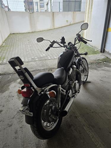Shes Suzuki Intruder VS750