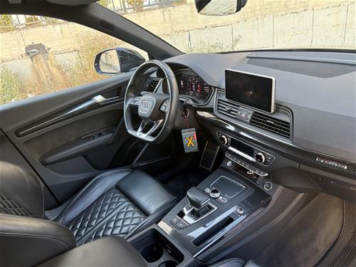 AUDI Q5 3.0 TDI V6 T (SQ5 interior + exterior)