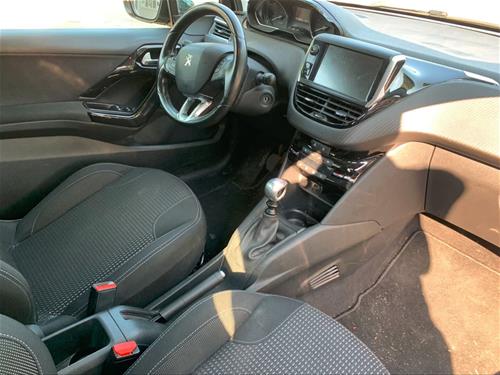 Peugeot 1.6 208.2015