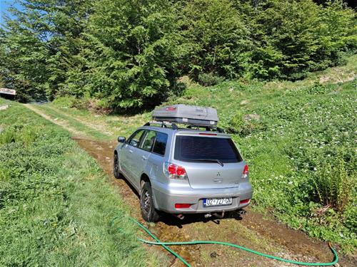 🚗 Mitsubishi Outlander 2004 – 2.0 Benzinë + Plin – 4x4 – 190,000 km .
