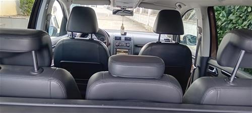 shes veturën VW Touran