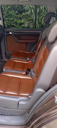 shes veturën VW Touran