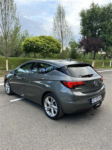 Shitet Opel Astra K