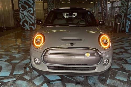 • Mini Cooper SE ( 100% Elektrik )