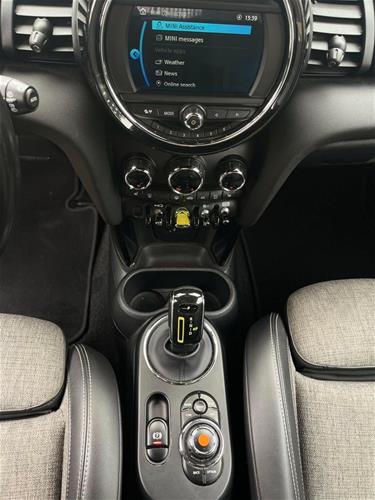 • Mini Cooper SE ( 100% Elektrik )