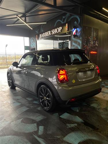 • Mini Cooper SE ( 100% Elektrik )
