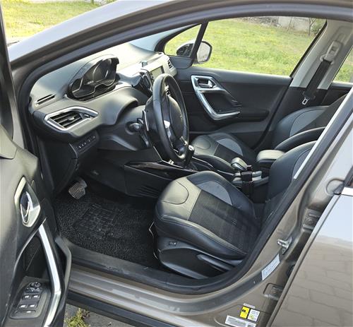 PEUGEOT 2008 1.6 e-HDi Automatic viti 2015