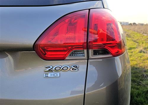 PEUGEOT 2008 1.6 e-HDi Automatic viti 2015