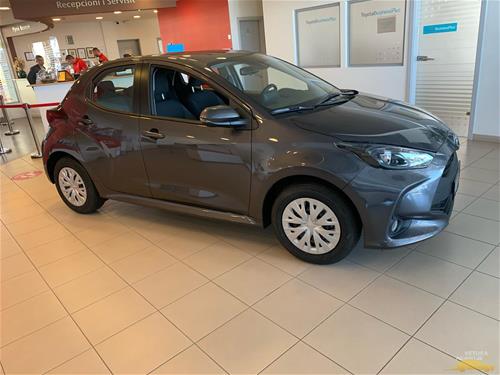 Shitet vetura Toyota Yaris Stella