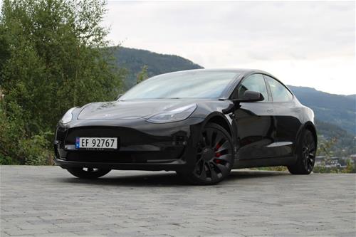 Tesla Model 3 Model 3 Performance AWD solid Black 2023, 535PS