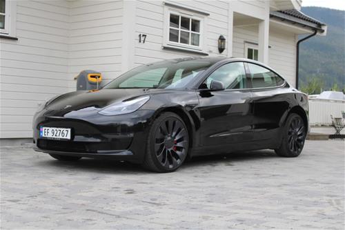 Tesla Model 3 Model 3 Performance AWD solid Black 2023, 535PS