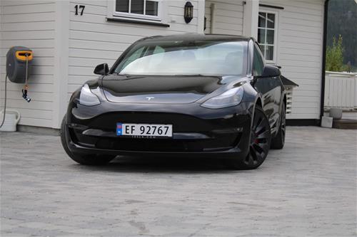 Tesla Model 3 Model 3 Performance AWD solid Black 2023, 535PS
