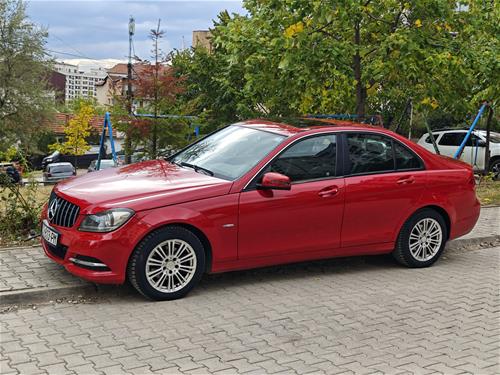 Shes mercedes c220 2012 automatik