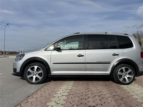 VW Touran 2.0 TDI - Cross - Automatik -140Ps - DSG
