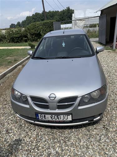 Shes veturen Nissan alamera