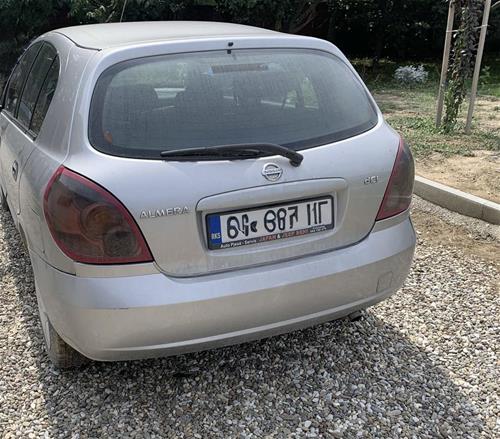 Shes veturen Nissan alamera