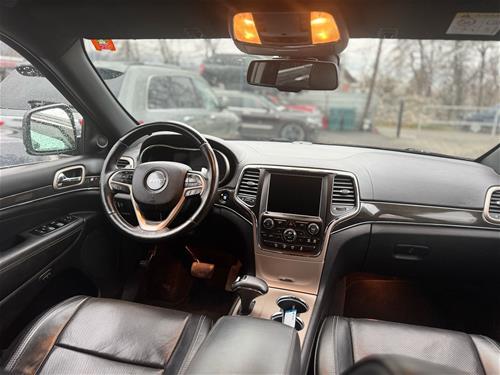 Shes veturen Jeep Grand Cherokee
