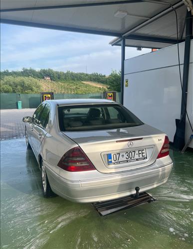 Mercedes Benz C270