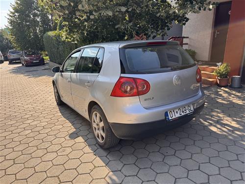 Shes veturen VW Golf 5