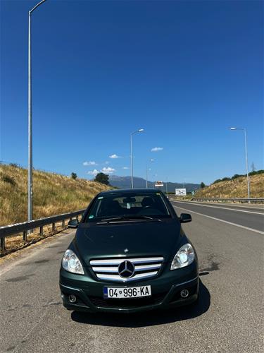 Mercedes B200 2011