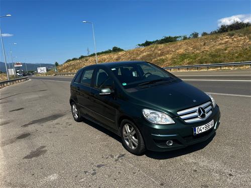 Mercedes B200 2011