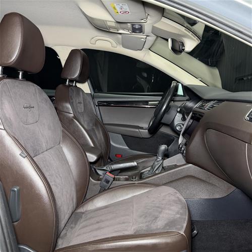 ID: 6324 SKODA OCTAVIA 2.0TDI 4x4 - *LAURIN & KLEMENT*