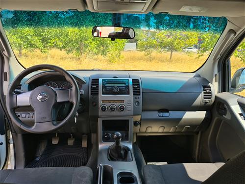 Shitet ose nderrohet Nissan Pathfinder