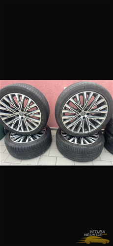 Fellne audi a8