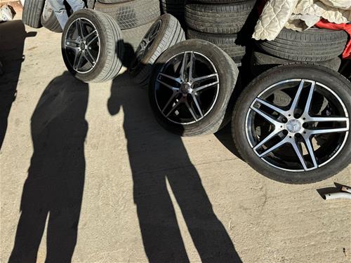 Shiten fellnet me goma per Mercedes