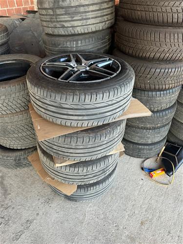Shiten fellnet me goma per Mercedes